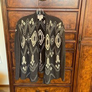 𝅺lucky Lotus Aztec dark gray open front cardigan.